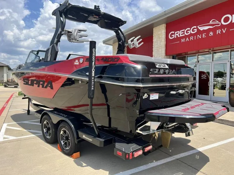 Slide: The Image of 2024 Supra SA 400 boat at Gregg Orr Marine & RV dealership. - 4