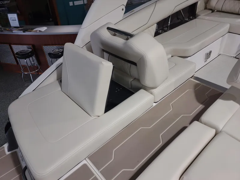 Slide: The Image of Regal LS6 2024 - 10