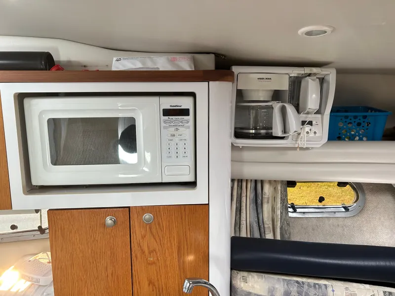 Slide: The Image of 2000 Four Winns 268 Vista galley with microwave and coffee maker - 14