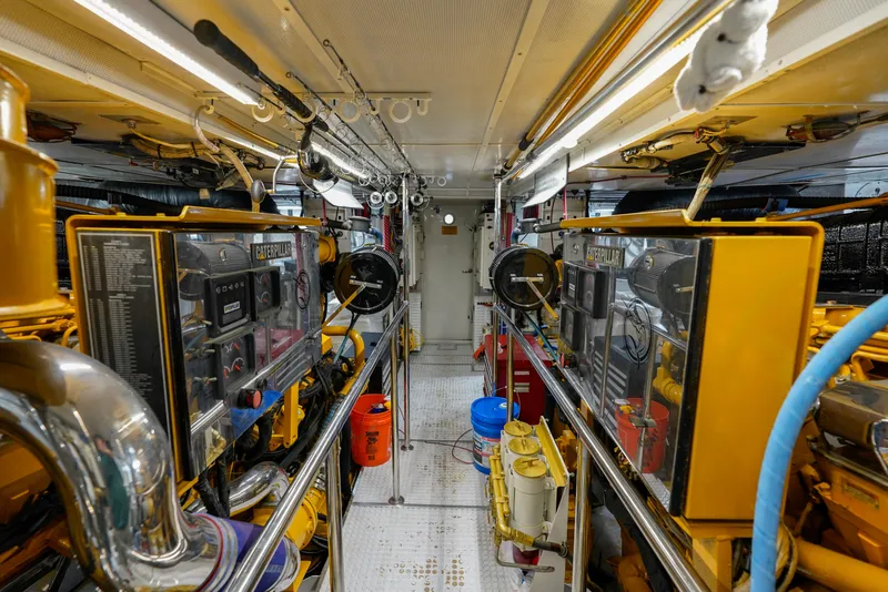 Slide: The Image of Hatteras Sportfish 1997 - 74