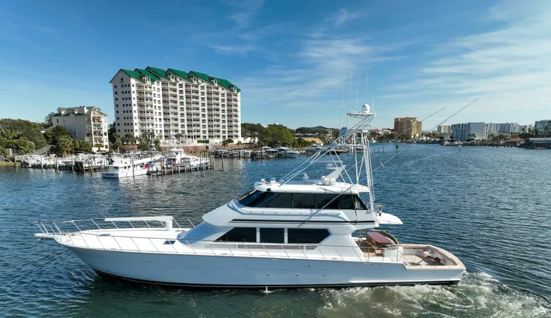 Slide: The Image of Hatteras Sportfish 1997 - 85