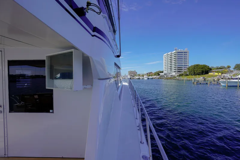 Slide: The Image of Hatteras Sportfish 1997 - 88