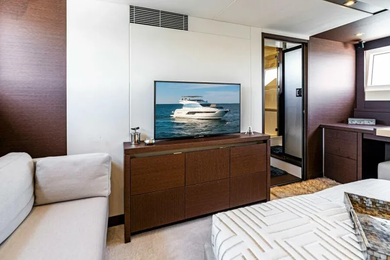 Slide: The Image of Master Stateroom - 29