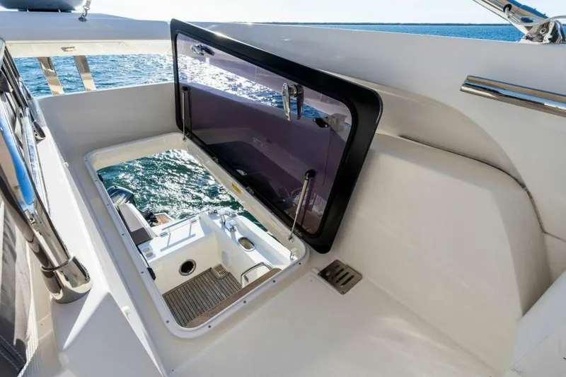 Slide: The Image of Flybridge Access - 46