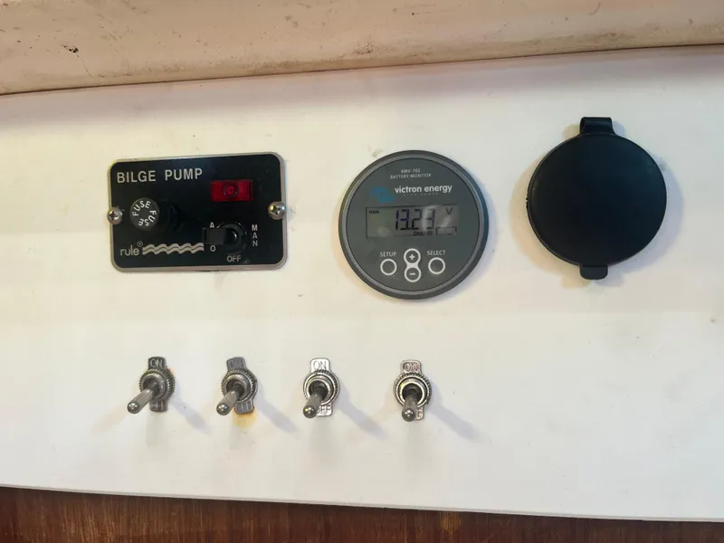 Slide: The Image of Cape Dory 270 1985 - 52