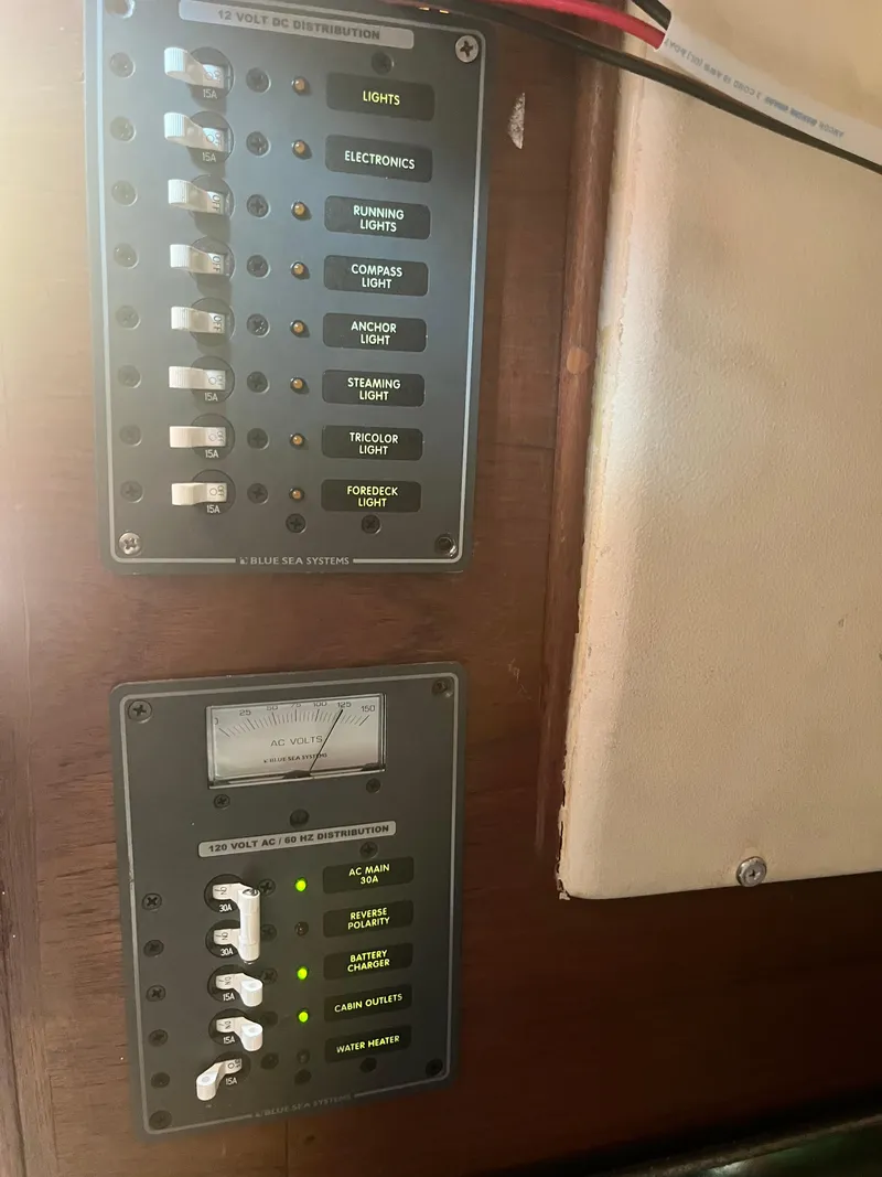 Slide: The Image of Cape Dory 270 1985 - 54