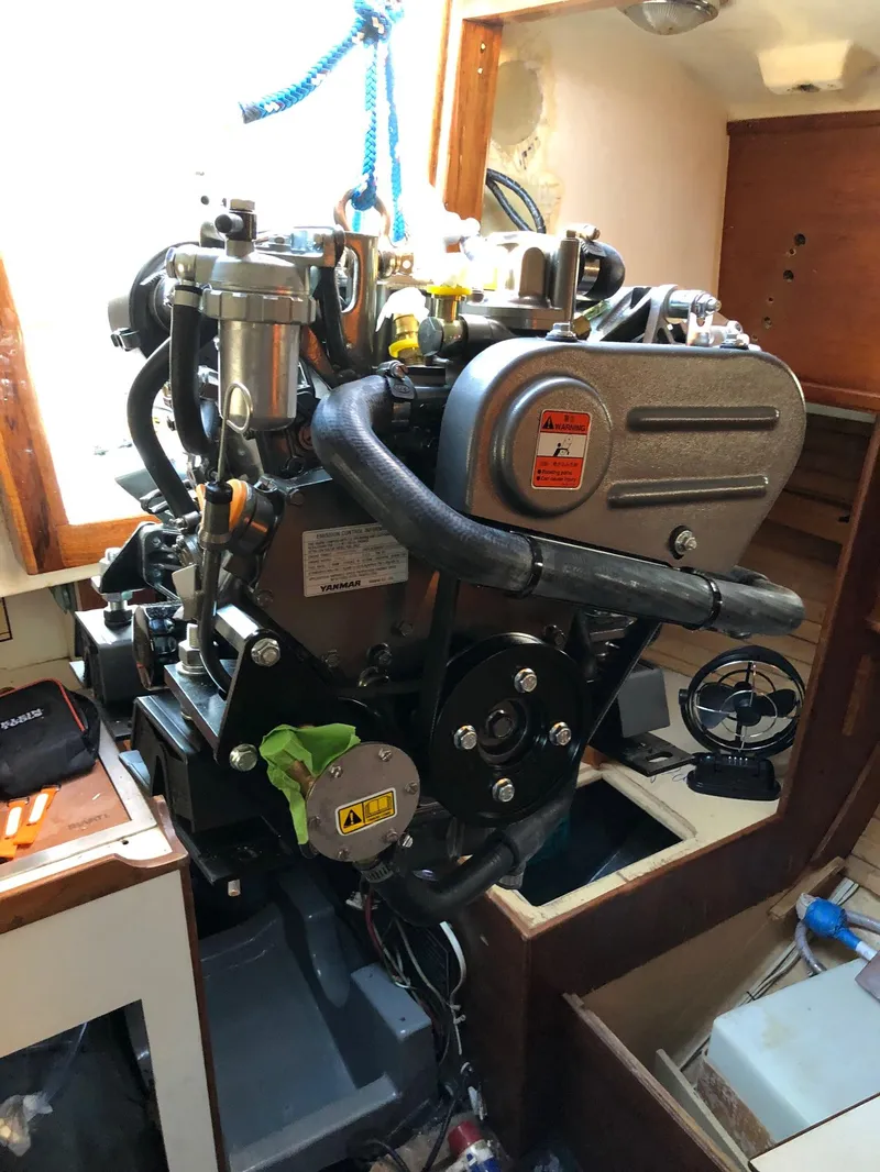 Slide: The Image of Cape Dory 270 1985 - 65