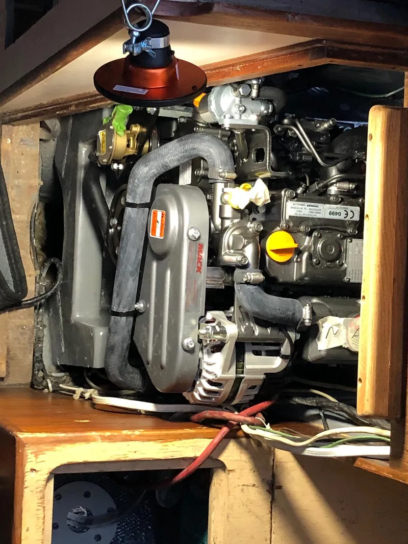 Slide: The Image of Cape Dory 270 1985 - 66