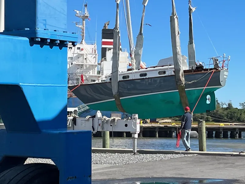 Slide: The Image of Cape Dory 270 1985 - 69