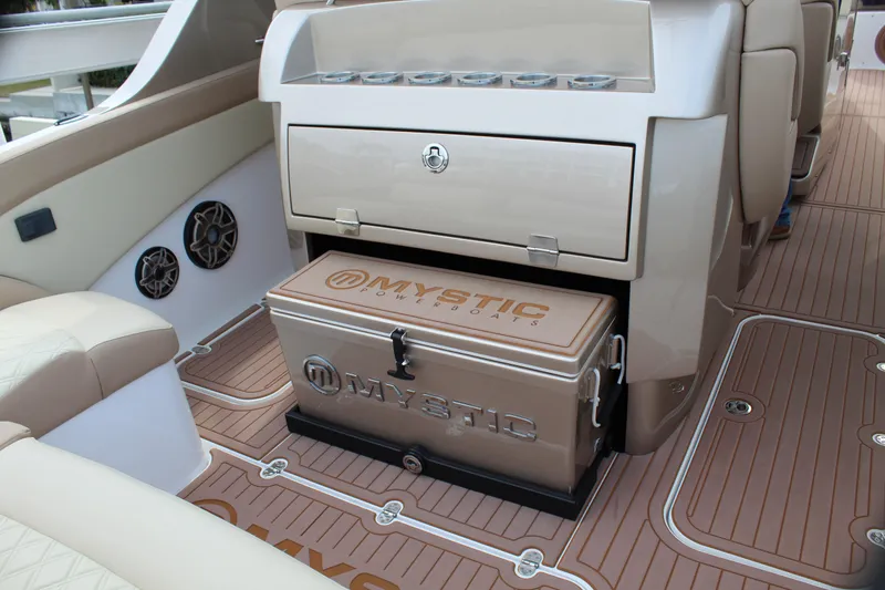 Slide: The Image of Mystic Powerboats M4200 2021 - 57