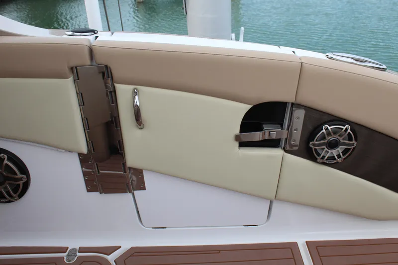 Slide: The Image of Mystic Powerboats M4200 2021 - 62