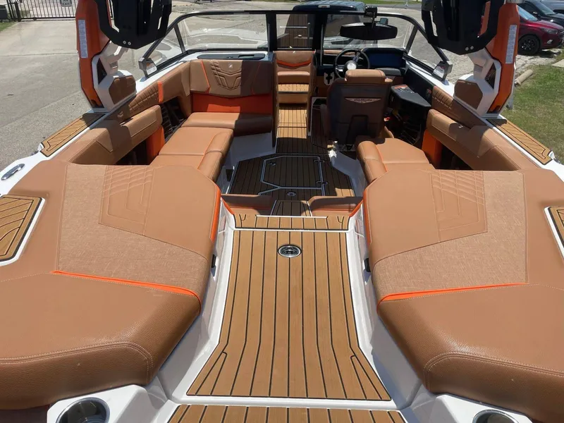 Slide: The Image of Nautique Super Air Nautique G23 2022 - 11
