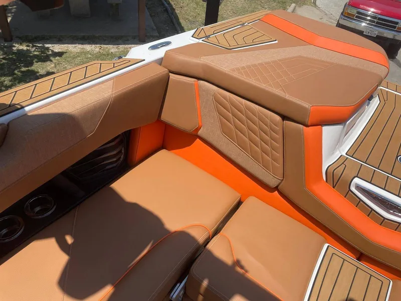 Slide: The Image of Nautique Super Air Nautique G23 2022 - 28