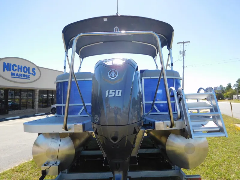 Slide: The Image of 2024 Bennington 22 SSR pontoon boat with Yamaha 150 engine at Nichols Marine. - 9