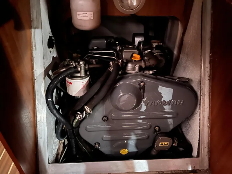 Slide: The Image of Hunter 38 2005 model engine compartment with Yanmar diesel engine. - 29