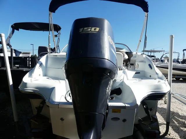 Slide: The Image of Southwind 2200 SD 2014 - 4