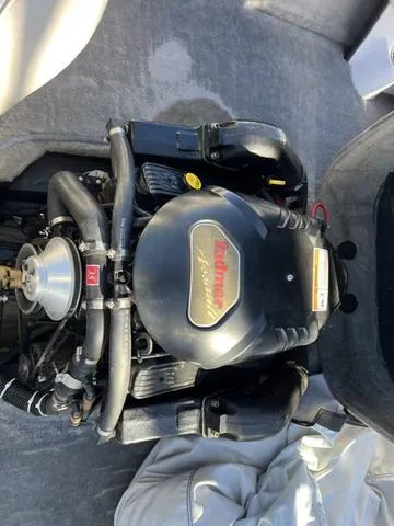 Slide: The Image of 2006 Moomba Outback boat engine in compartment. - 15