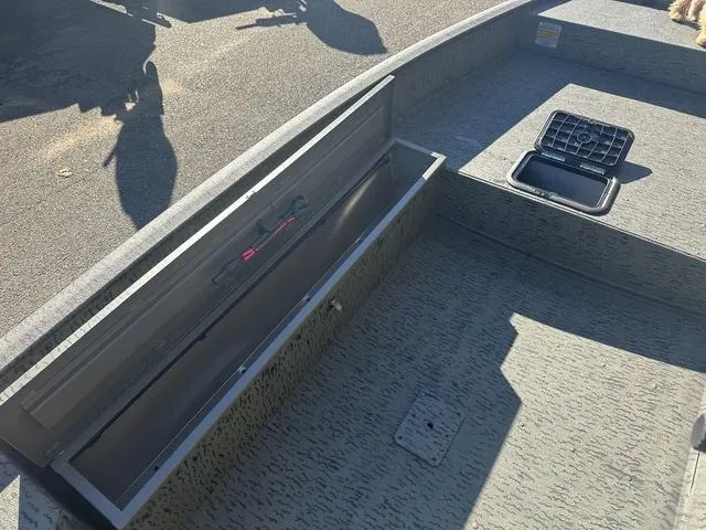 Slide: The Image of War Eagle 1750 Gladiator 2026 - 11