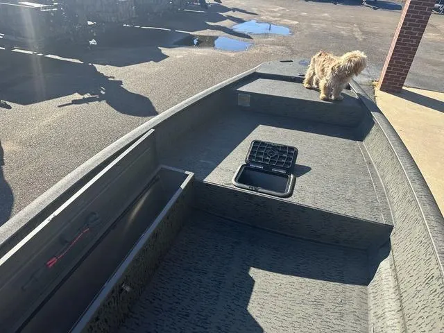 Slide: The Image of War Eagle 1750 Gladiator 2026 - 12