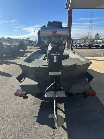 Slide: The Image of War Eagle 1750 Gladiator 2026 - 18