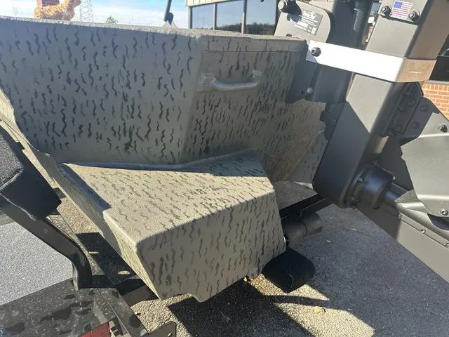 Slide: The Image of War Eagle 1750 Gladiator 2026 - 20