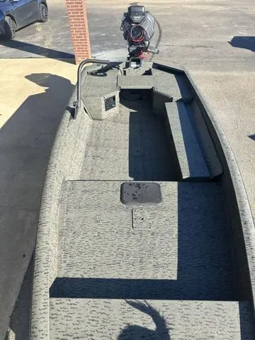 Slide: The Image of War Eagle 1750 Gladiator 2026 - 3