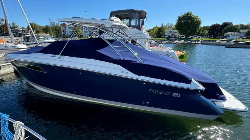 Cobalt R35 2021 for Sale | MarineSource