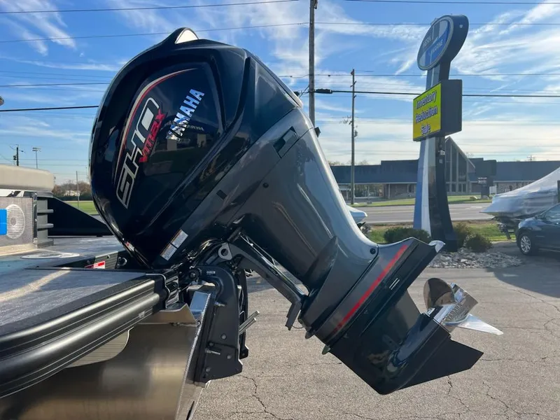 Slide: The Image of 2023 Bennington LX Sport Line with Yamaha SHO outboard motor. - 7