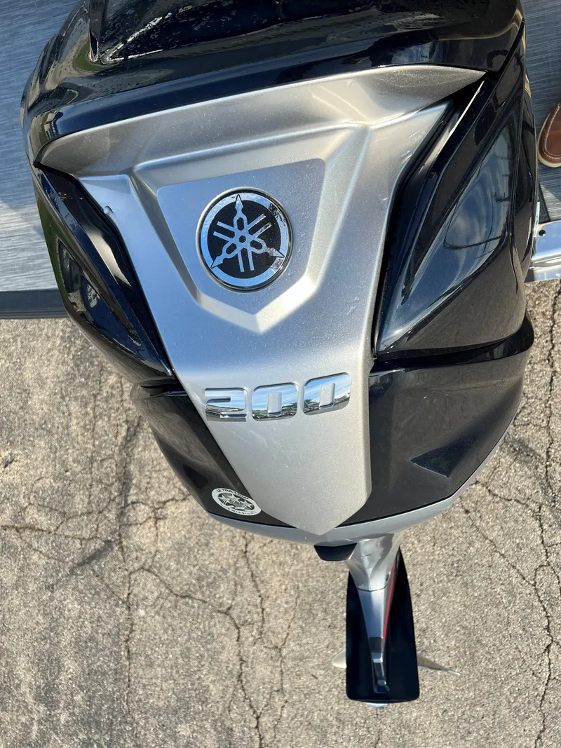 Slide: The Image of 2023 Bennington LX Sport Line with Yamaha 200 outboard motor. - 9