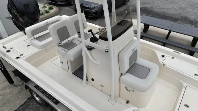 Slide: The Image of Shearwater 23 LTZ 2024 - 12