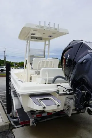 Slide: The Image of Shearwater 23 LTZ 2024 - 18