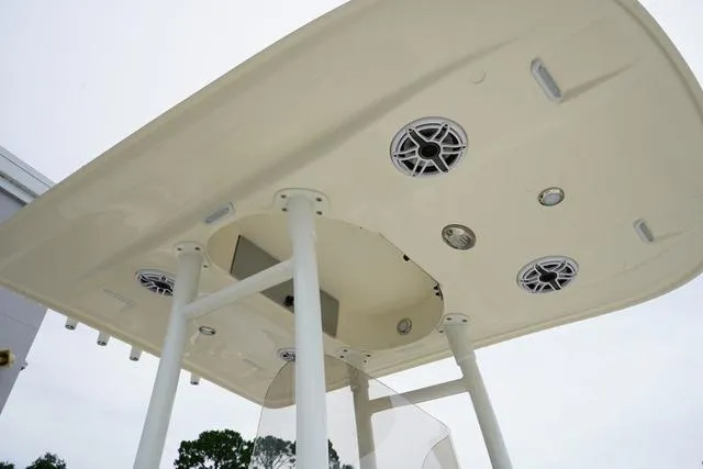 Slide: The Image of Shearwater 23 LTZ 2024 - 23