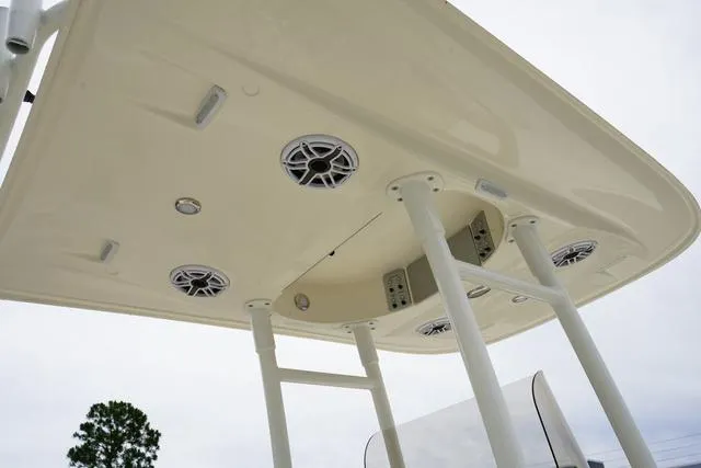 Slide: The Image of Shearwater 23 LTZ 2024 - 28