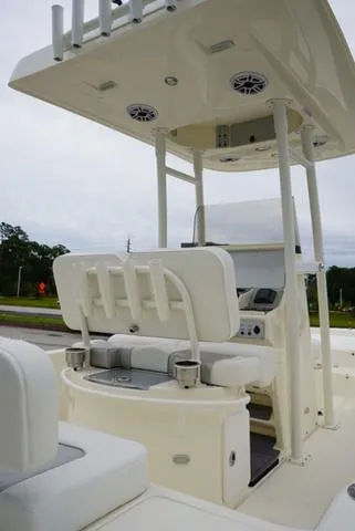 Slide: The Image of Shearwater 23 LTZ 2024 - 30