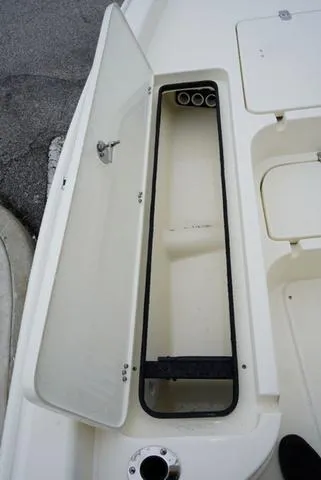 Slide: The Image of Shearwater 23 LTZ 2024 - 40