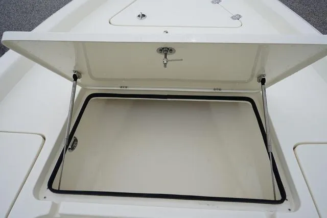 Slide: The Image of Shearwater 23 LTZ 2024 - 42