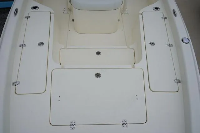 Slide: The Image of Shearwater 23 LTZ 2024 - 45