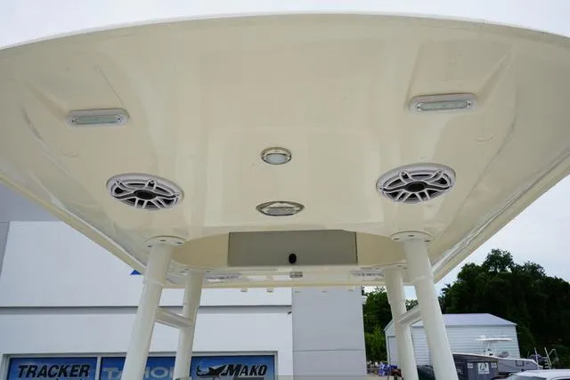 Slide: The Image of Shearwater 23 LTZ 2024 - 46