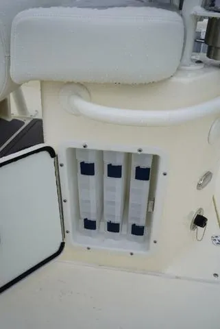 Slide: The Image of Shearwater 23 LTZ 2024 - 50