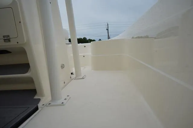 Slide: The Image of Shearwater 23 LTZ 2024 - 51