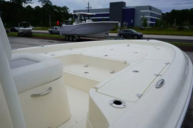 Slide: The Image of Shearwater 23 LTZ 2024 - 80