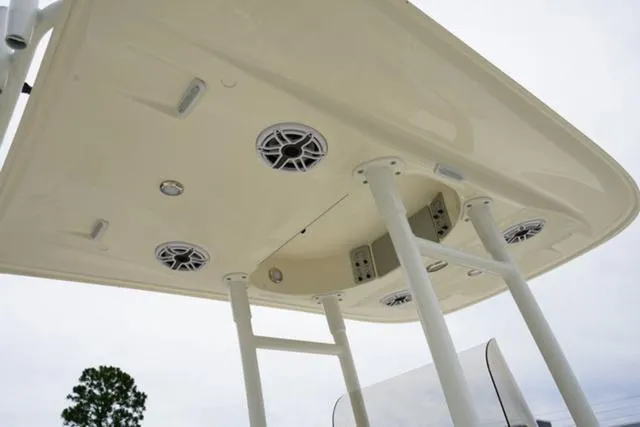 Slide: The Image of Shearwater 23 LTZ 2024 - 81