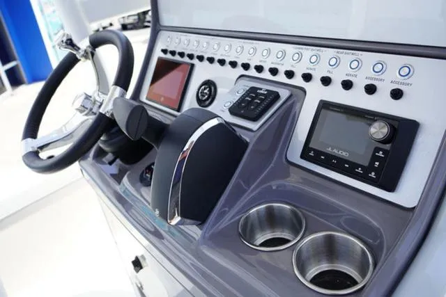 Slide: The Image of Shearwater 260 Carolina Bay 2024 - 93