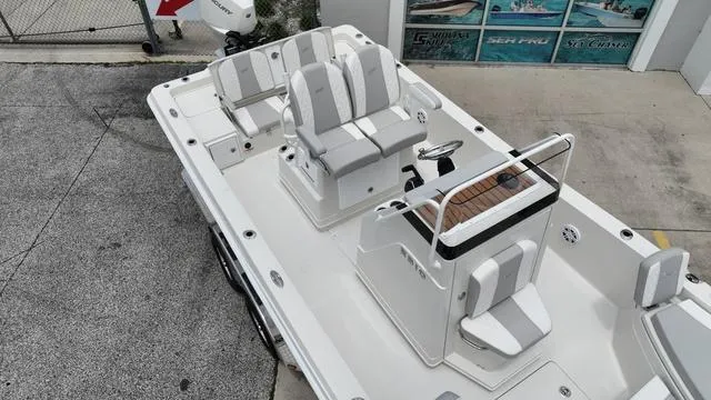 Slide: The Image of Ranger 2510 Bay 2024 - 10