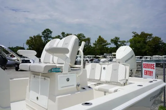 Slide: The Image of Ranger 2510 Bay 2024 - 96