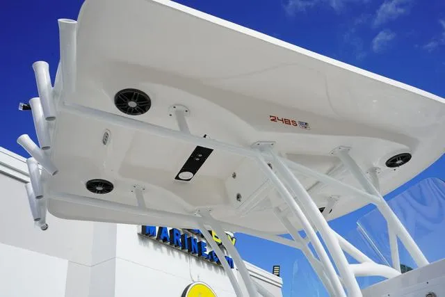 Slide: The Image of Sea Fox 248 Side Console 2024 - 31