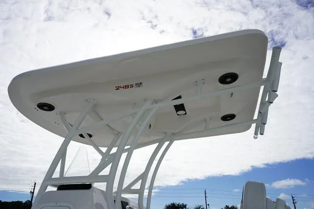 Slide: The Image of Sea Fox 248 Side Console 2024 - 39