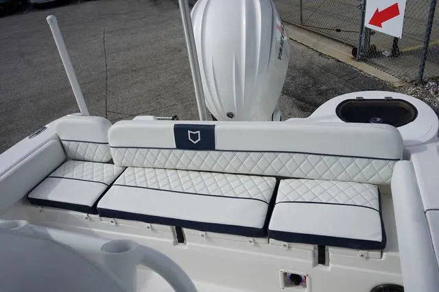 Slide: The Image of Sea Fox 248 Side Console 2024 - 40