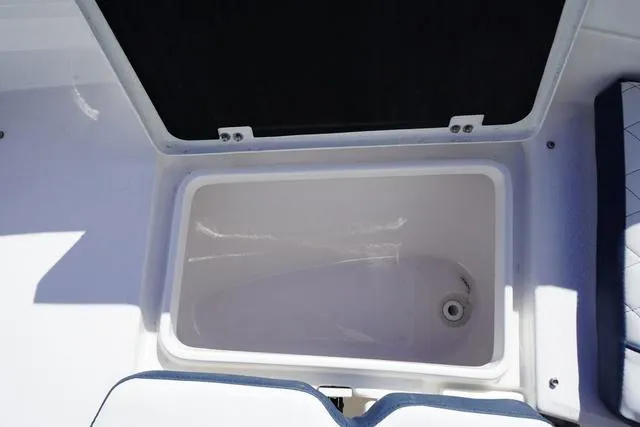 Slide: The Image of Sea Fox 248 Side Console 2024 - 83