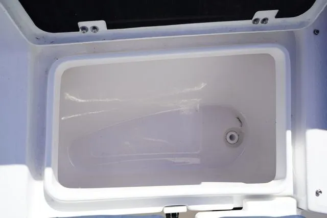 Slide: The Image of Sea Fox 248 Side Console 2024 - 85